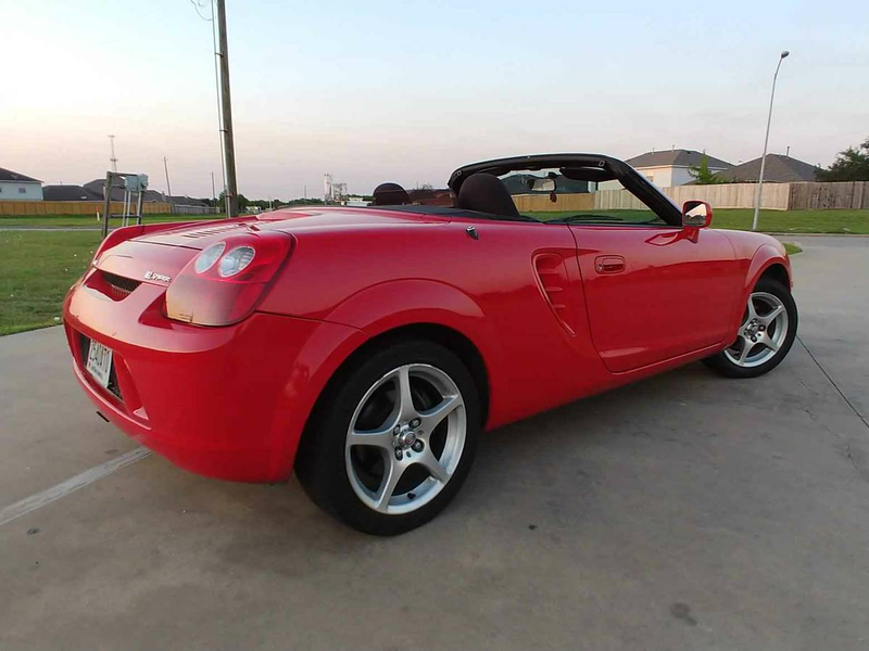 Illustration for article titled At $5,750, Could This 2003 Toyota MR2 Spyder Be Your Baby?